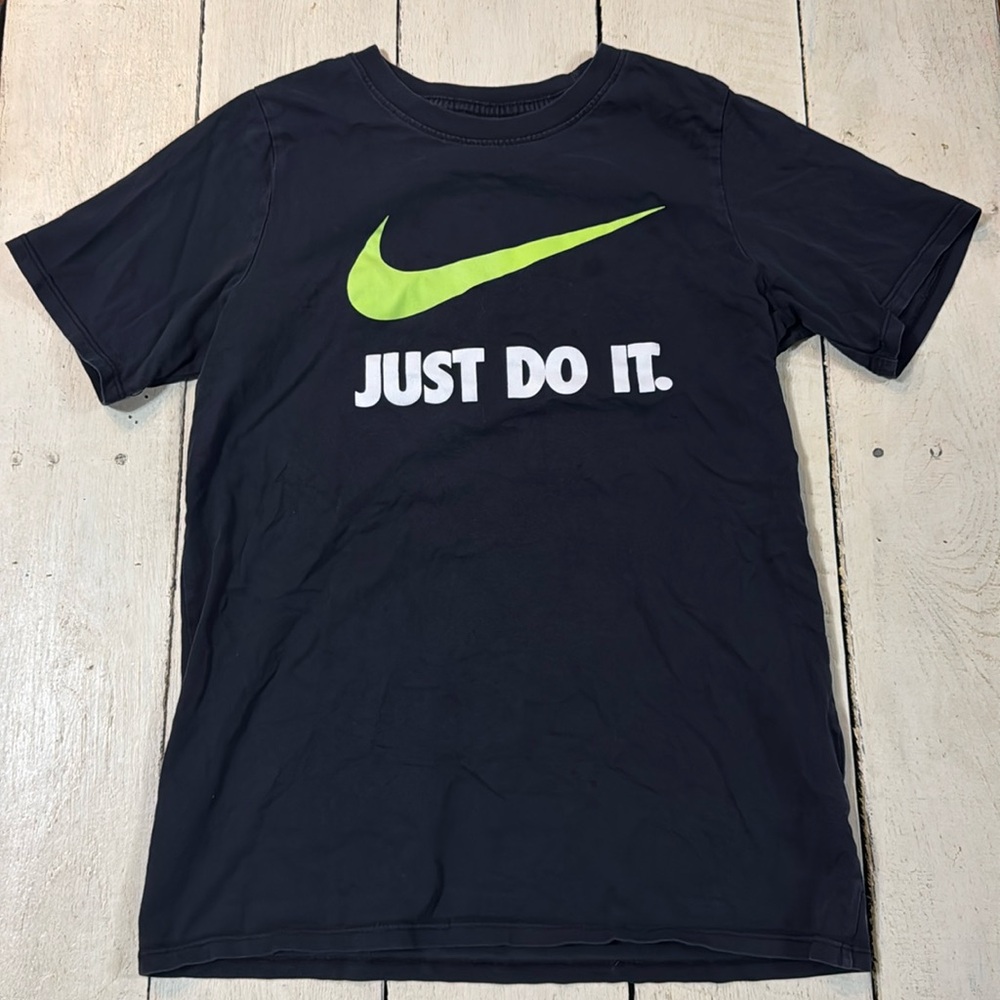 Nike tee shirt